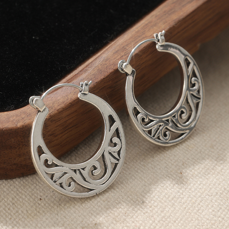 Elegant Silvery Cyclic Cut-out Scroll Earrings
